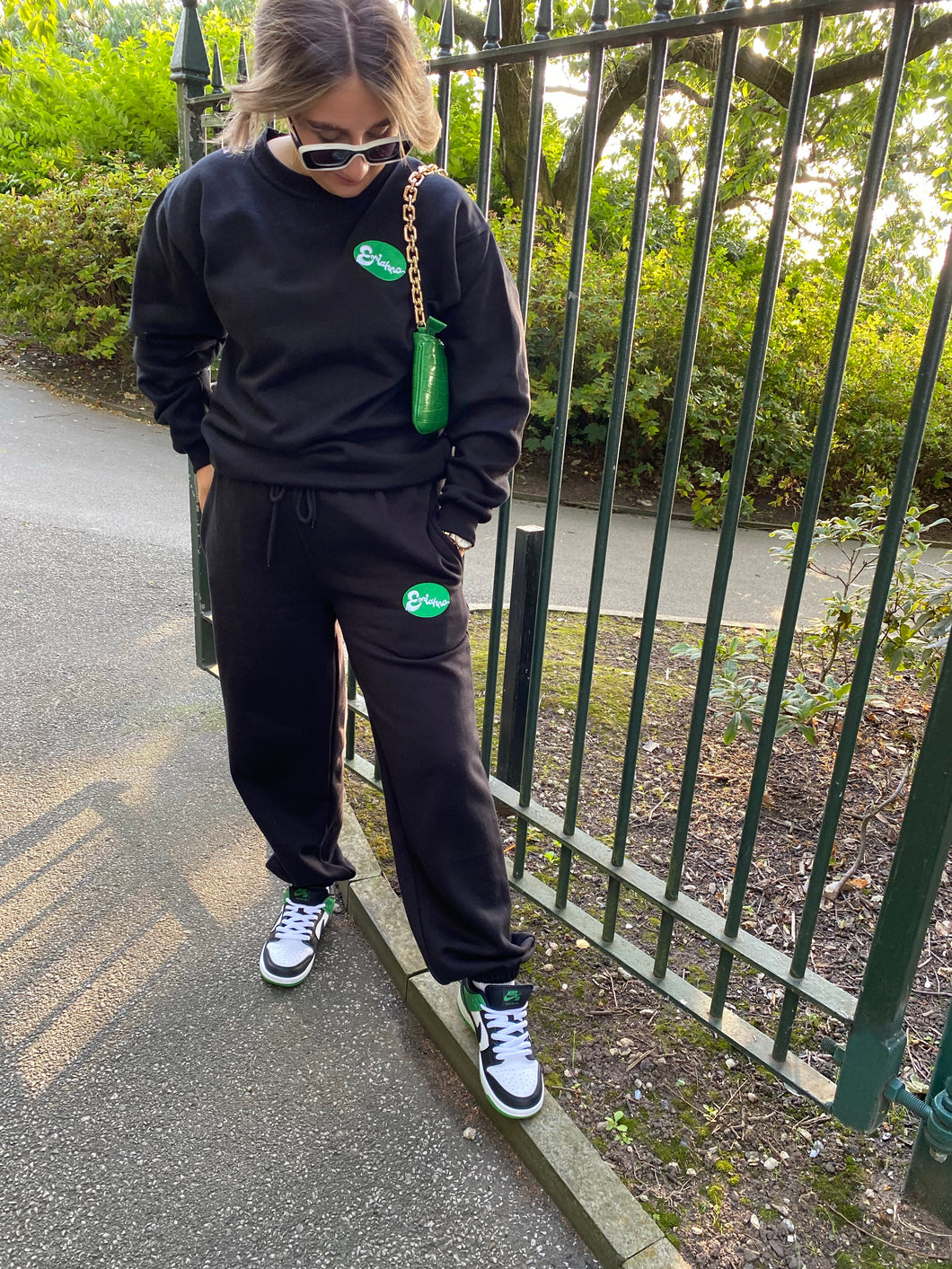 Groove Black/Green Joggers